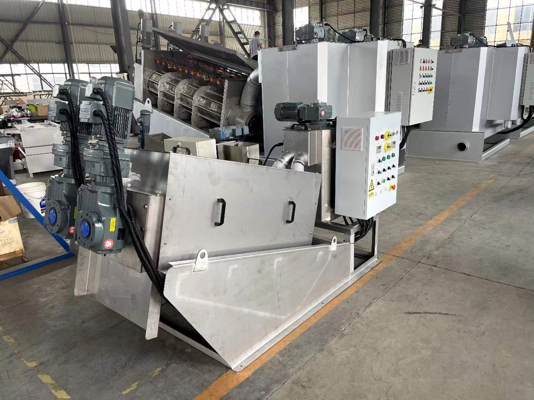 132 Sludge Dewatering Press