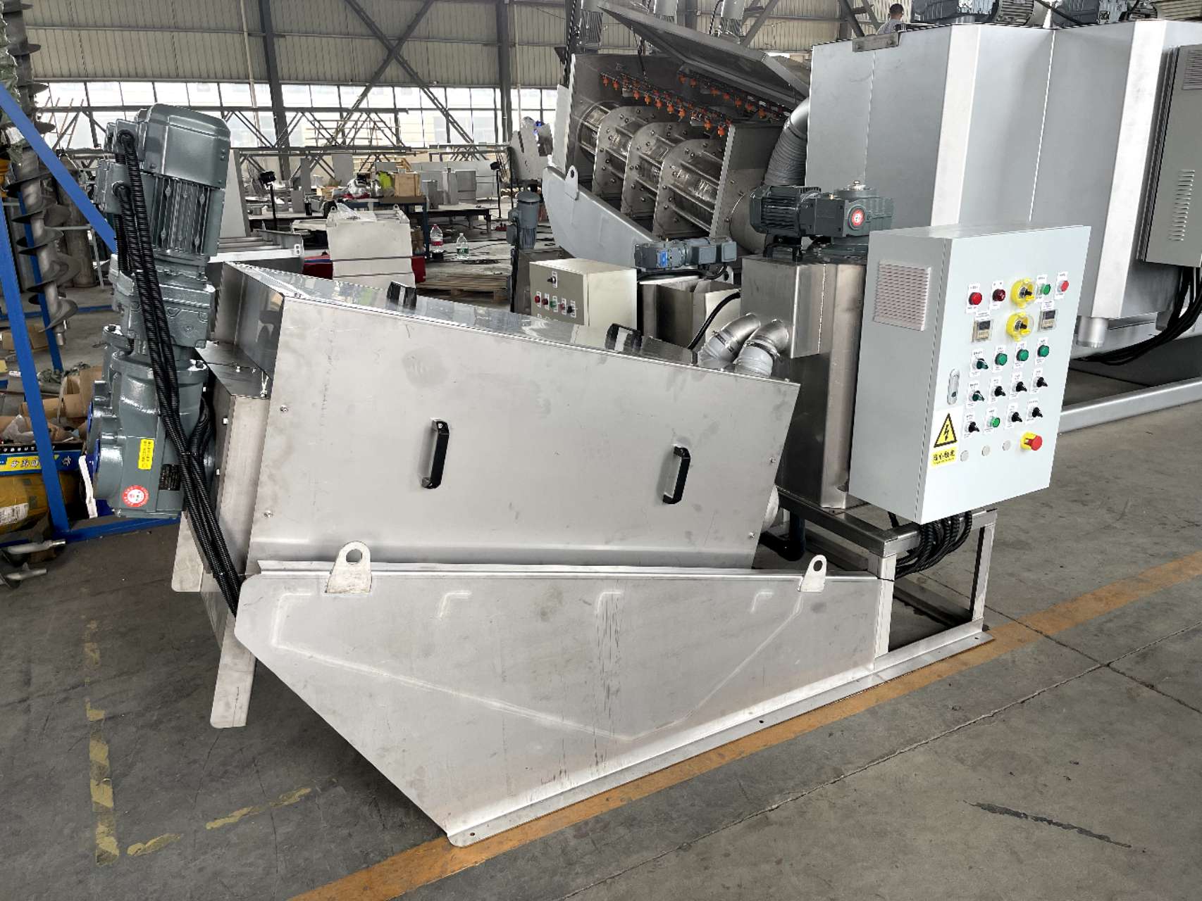 132 Sludge Dewatering Press