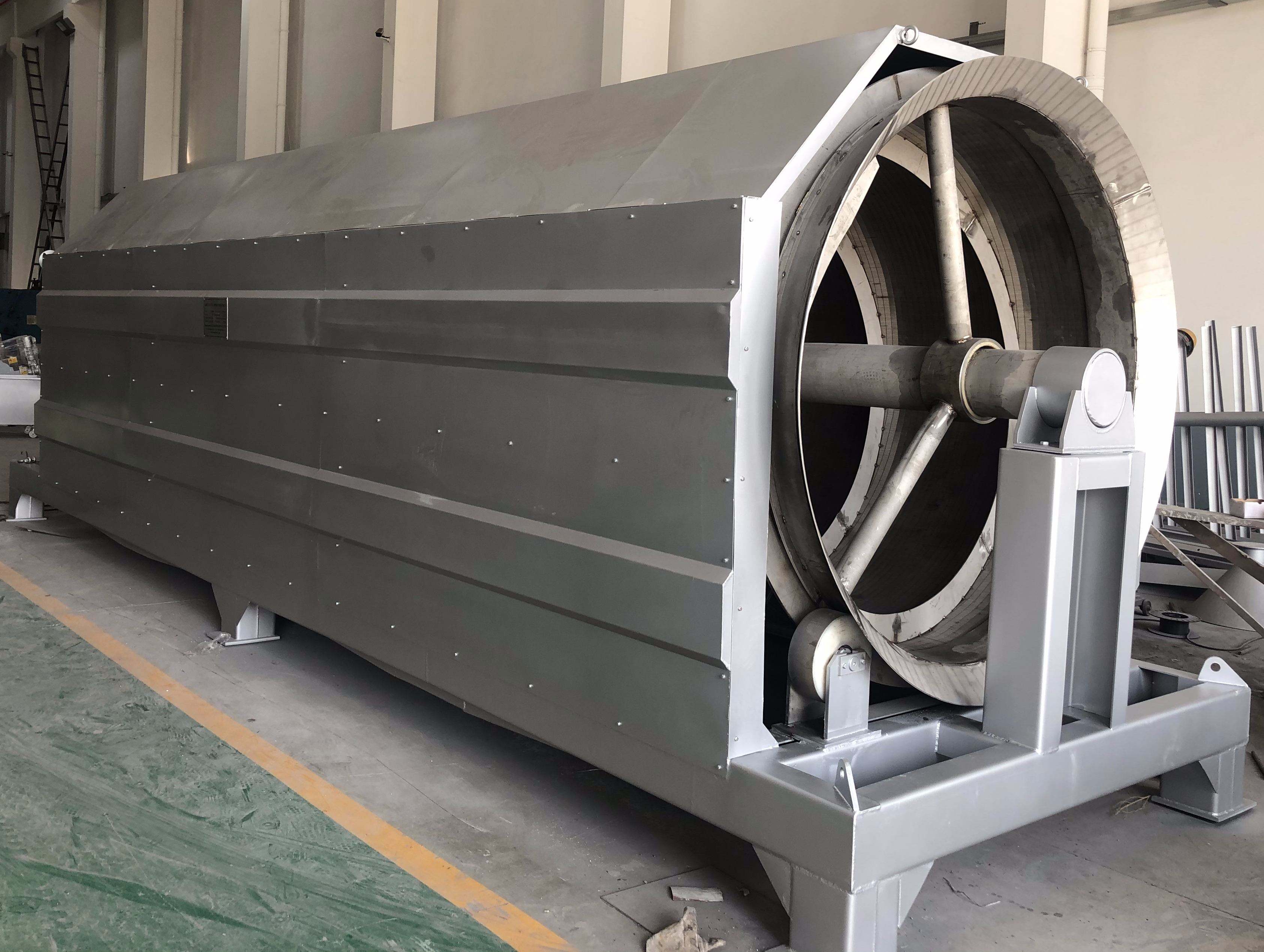 SS316-2500*6000-Internally Fed Rotary Drum Screen